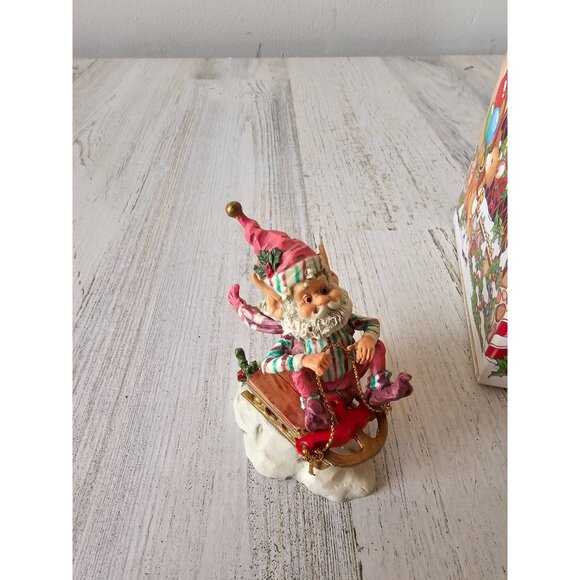 Enesco Sammy elf North Pole sled village zimnicki figurine Xmas vintage - Picture 2 of 9